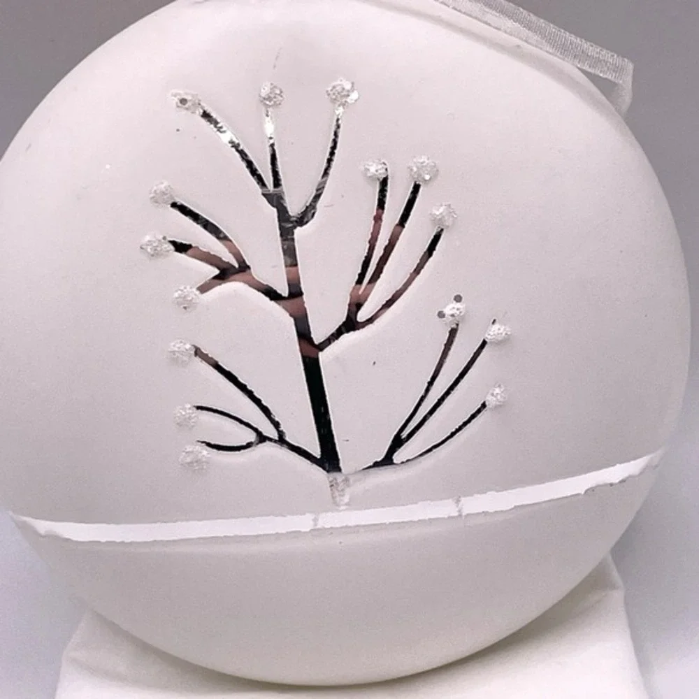 White Glass Silver Tree Winter Scene‎ 4